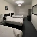 The Bake Apartment - 5 Bedroom Large Apartment Sleeps Up To 16 Person
