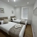 City Escape In Newcastle - 2 Bedroom Apartment