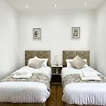 City Escape In Newcastle - 2 Bedroom Apartment