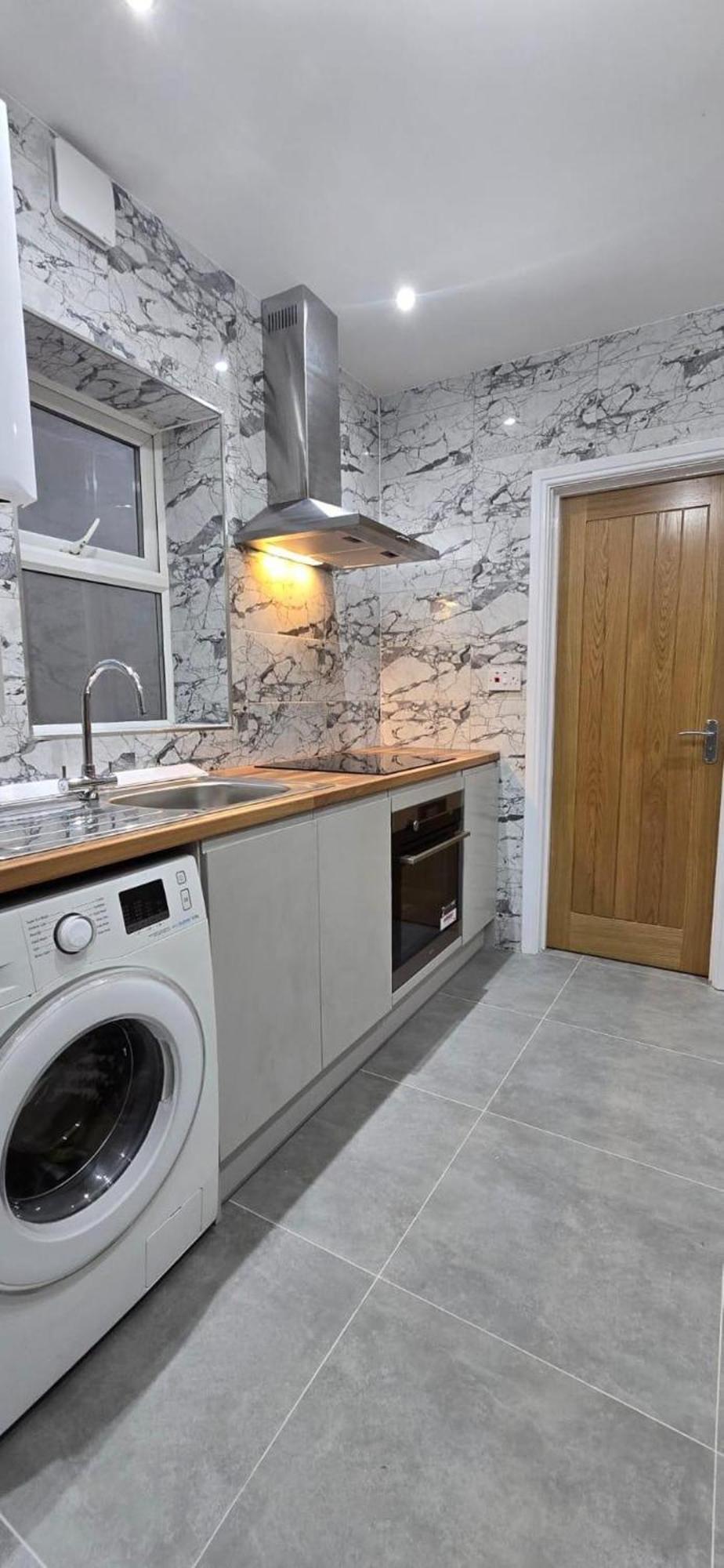 Escape In - 2 Bedroom Apartment