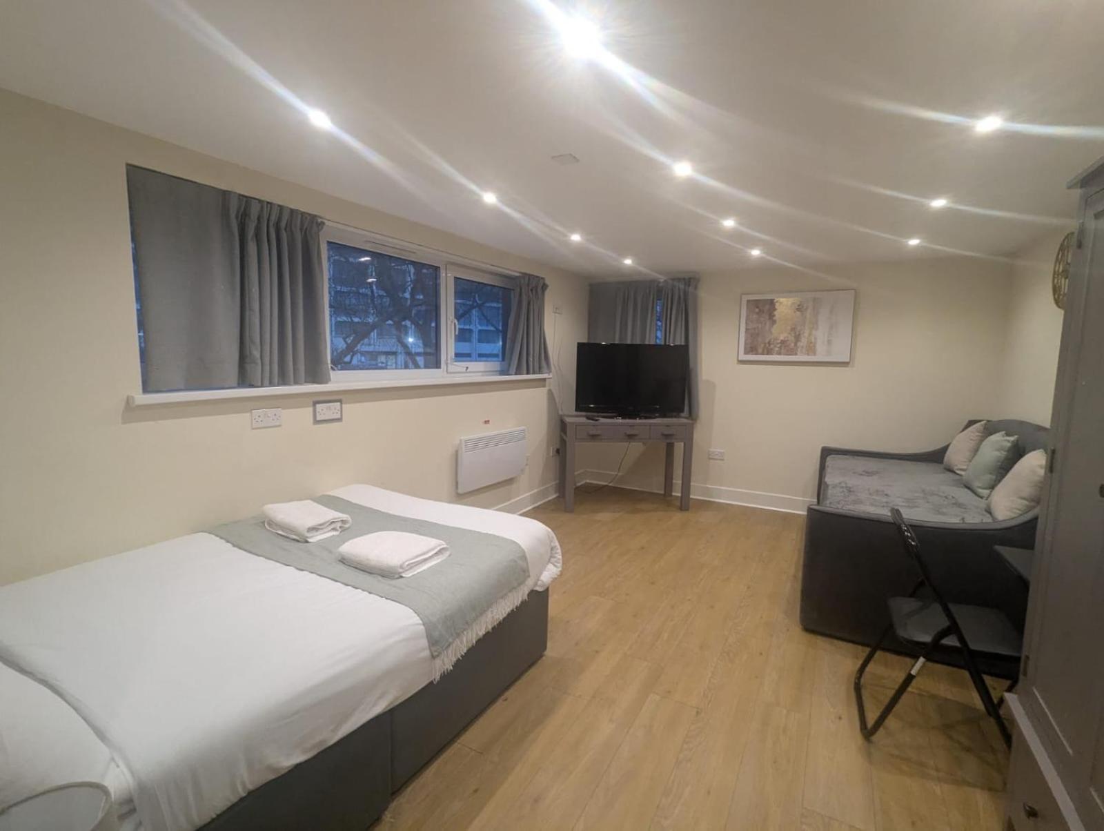 Apartment Centre *