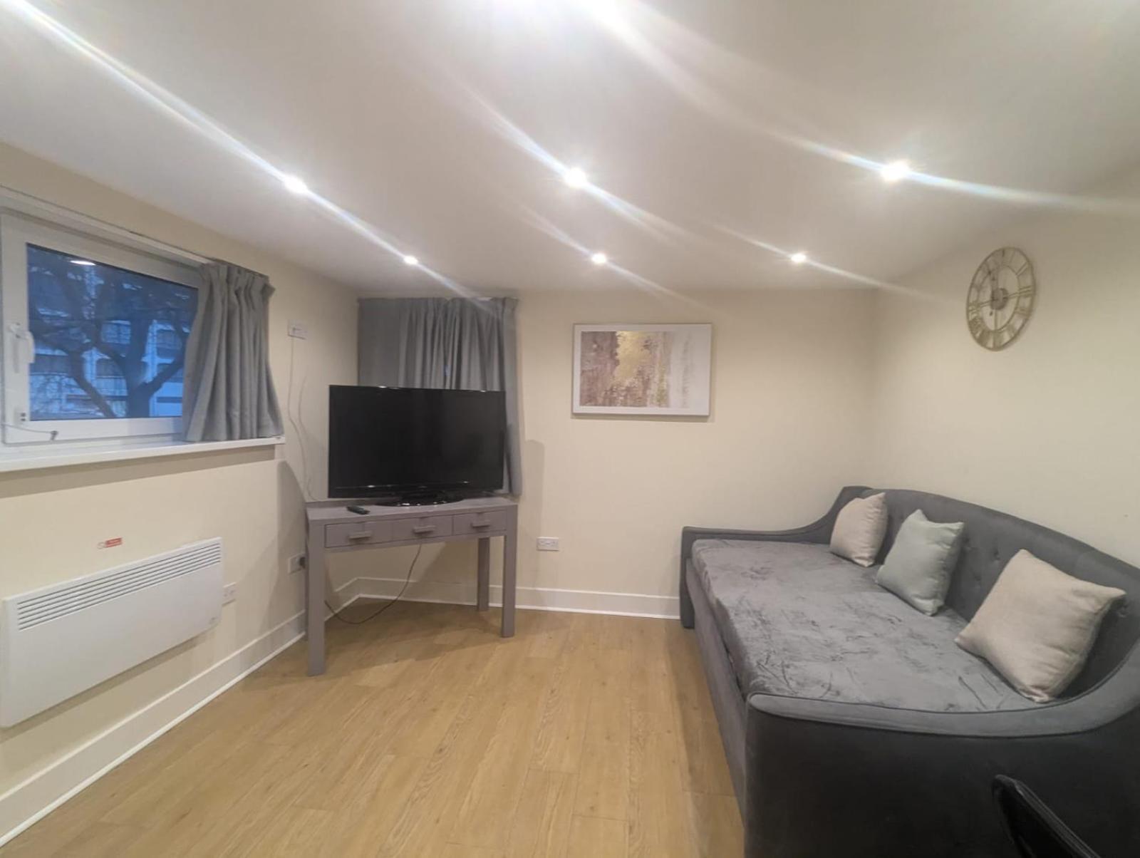Apartment Centre
