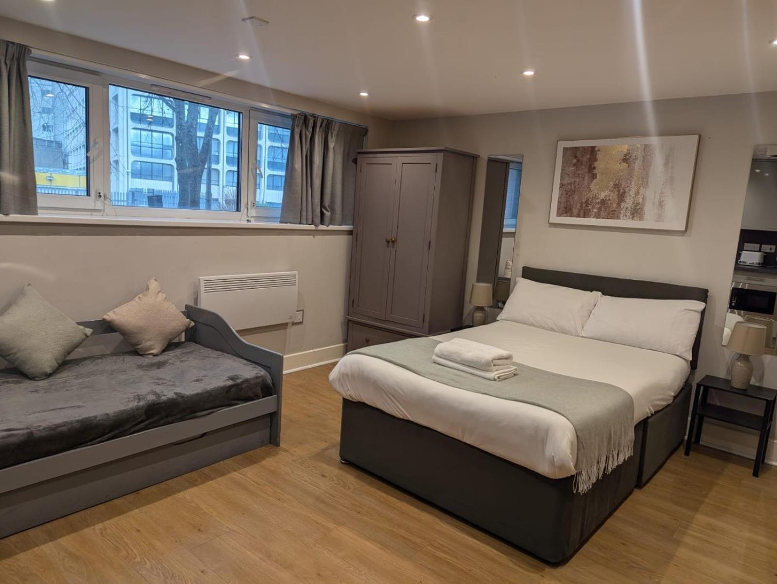 Centre Apartment *