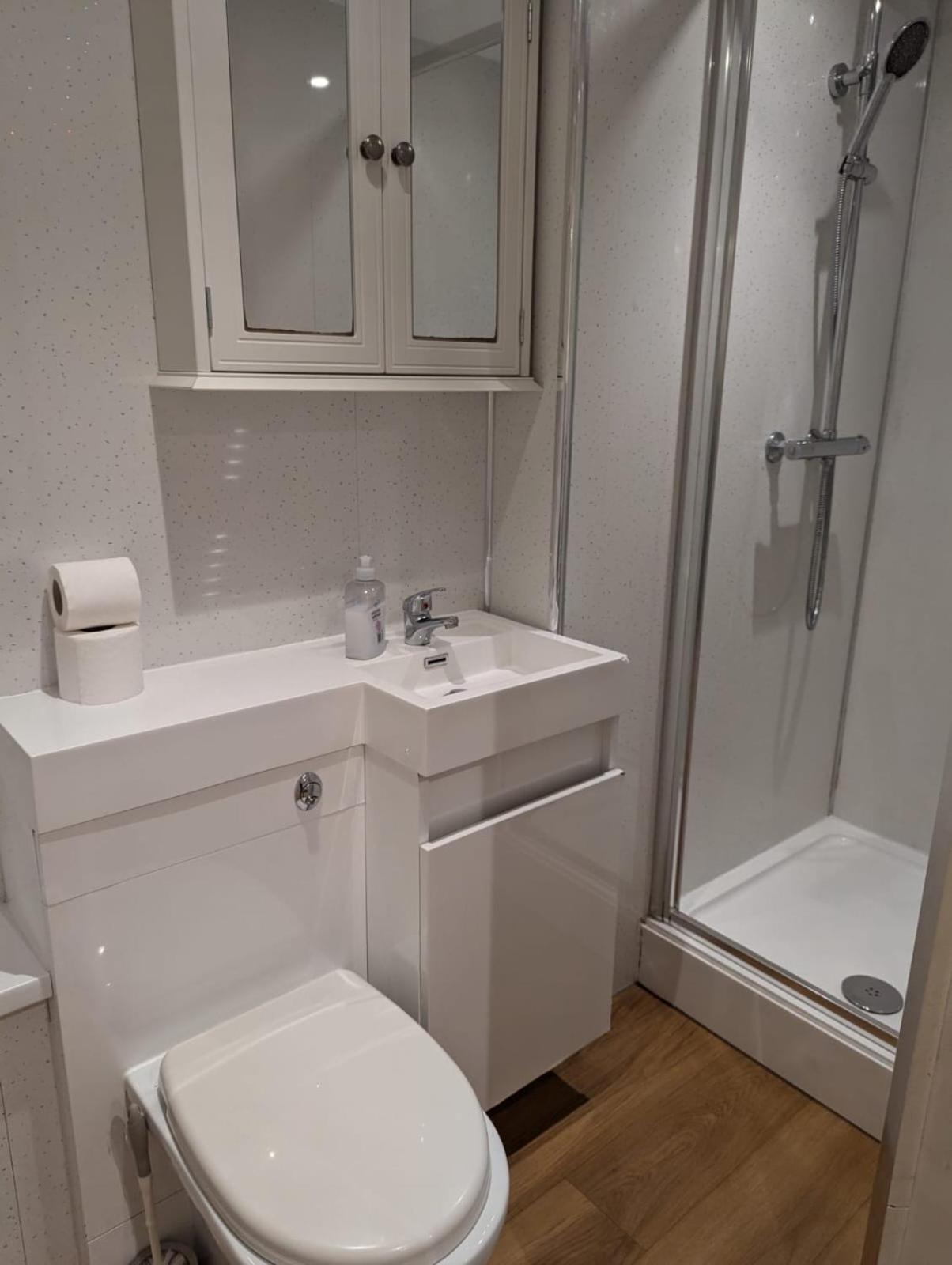 Apartment Centre *