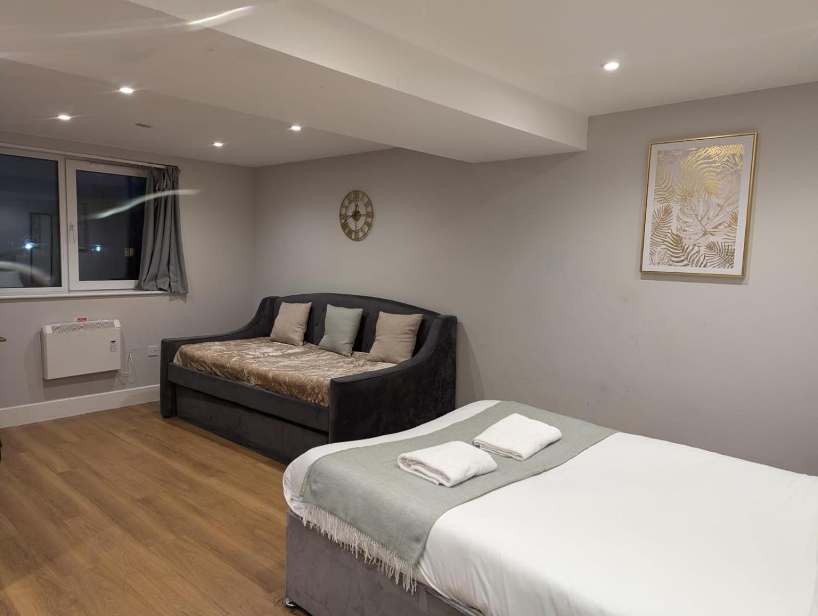Apartment Centre *