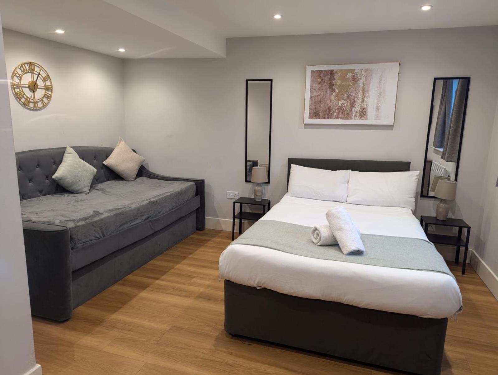 Apartment Centre *