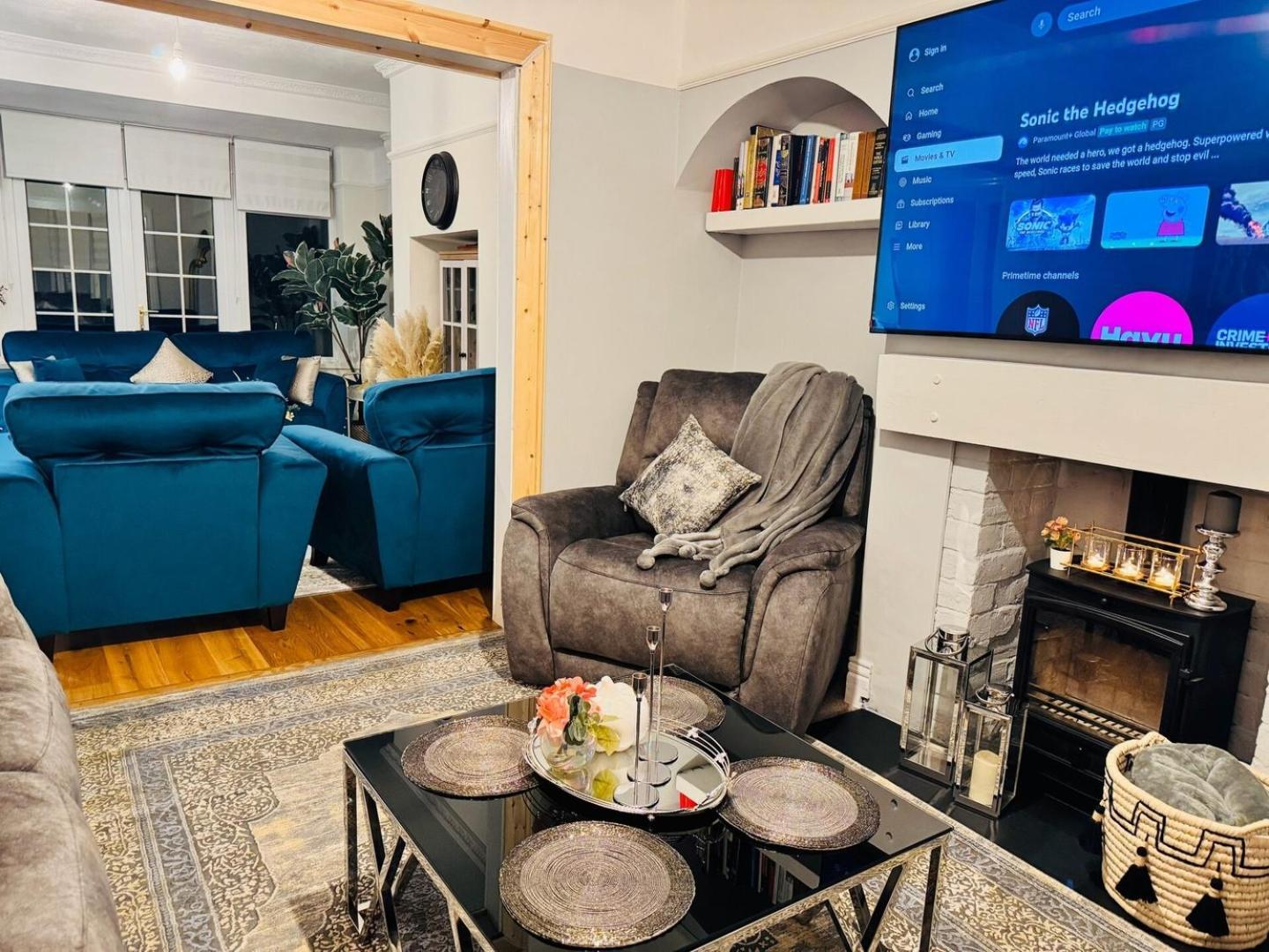 Elegant 4br Home: Stylish Comfort Retreat * Newcastle upon Tyne