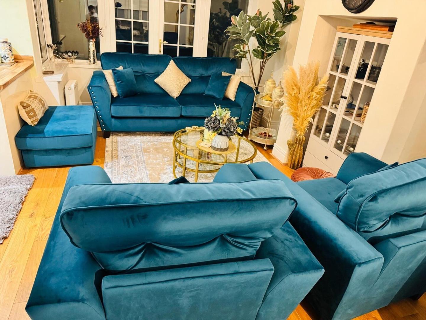 Elegant 4br Home: Stylish Comfort Retreat Newcastle upon Tyne