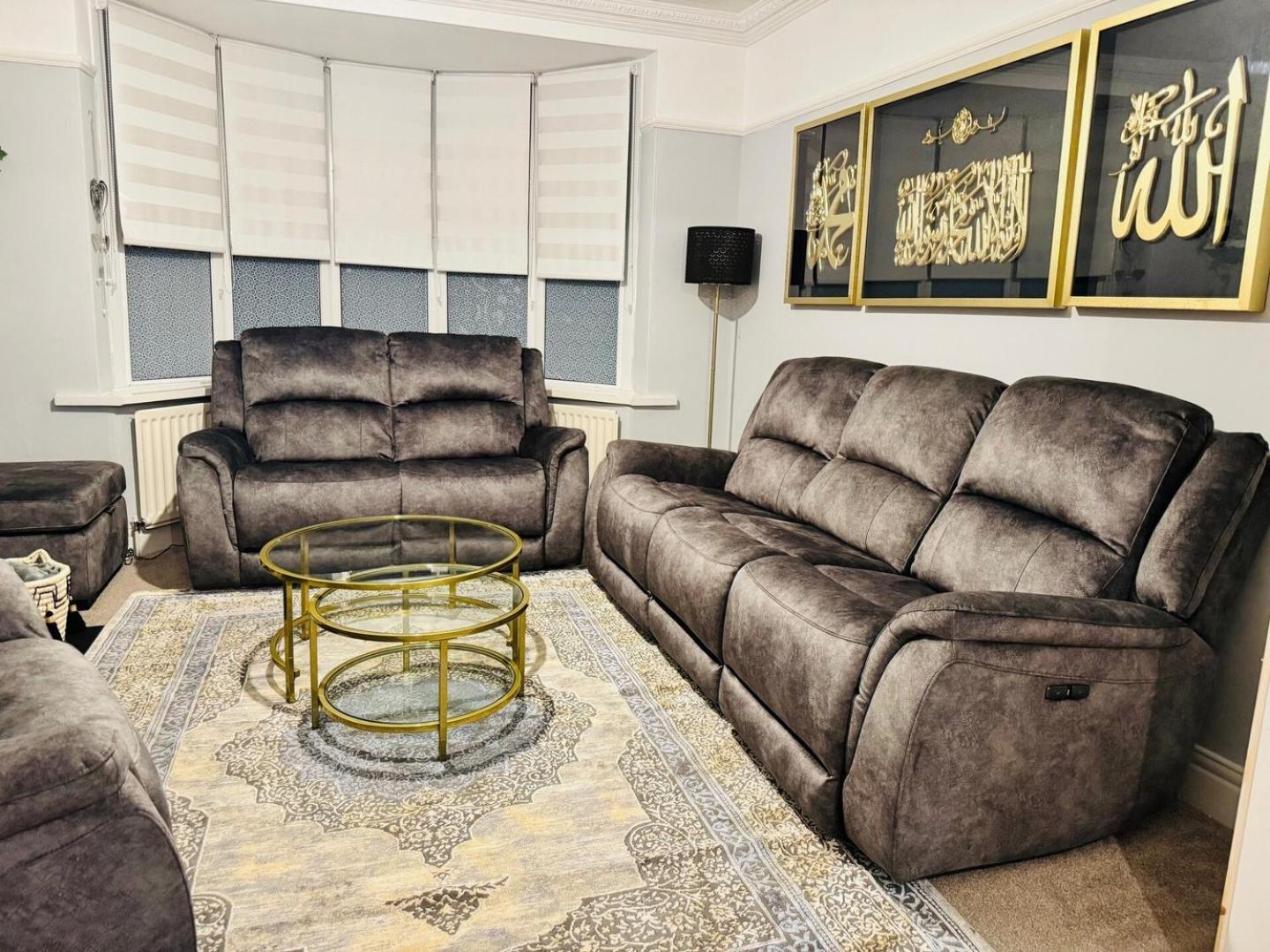 Holiday home Elegant 4br Home: Stylish Comfort Retreat *