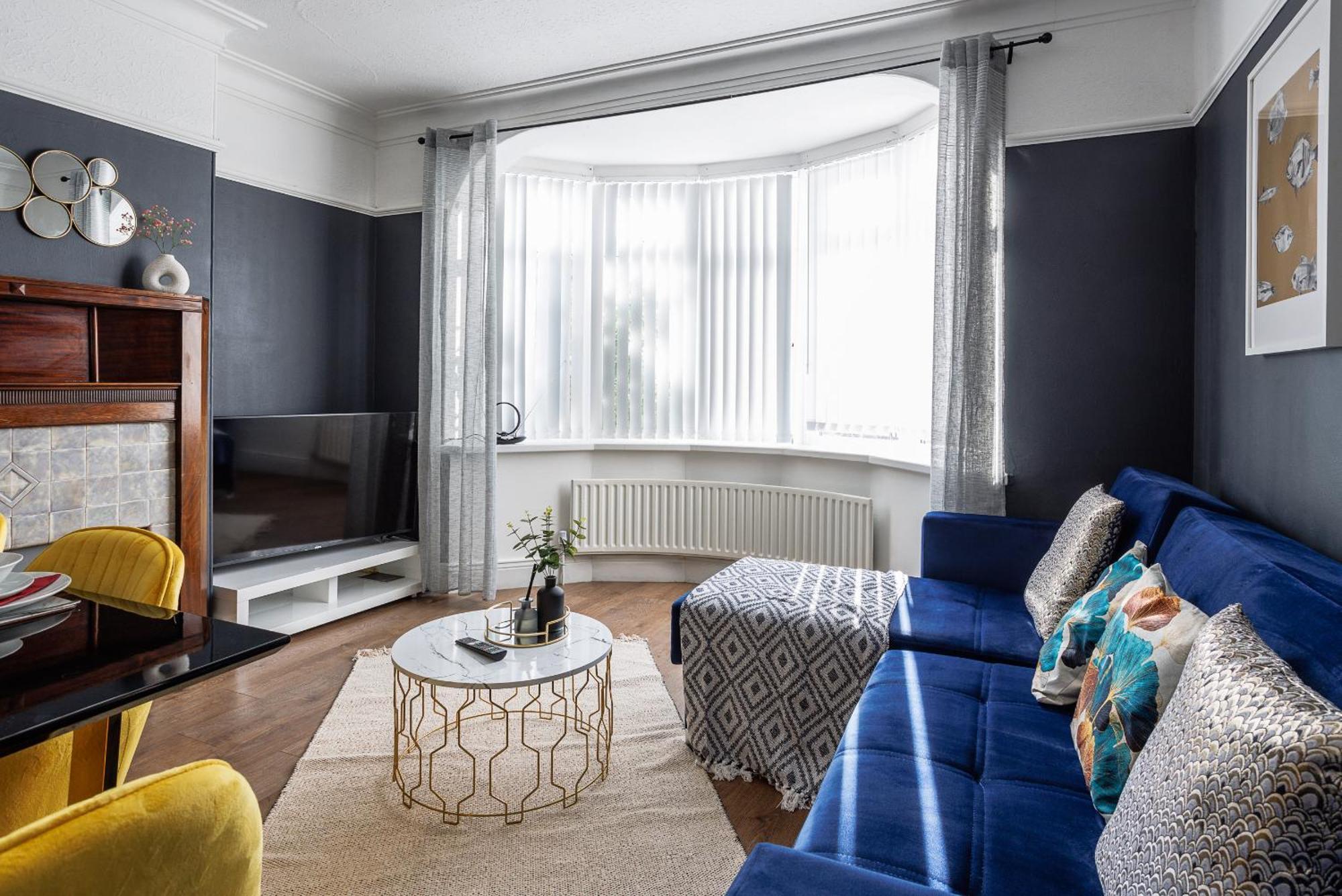 Sleek 4 Bed In Newcastle- Sleeps 9 - Parking * Newcastle upon Tyne