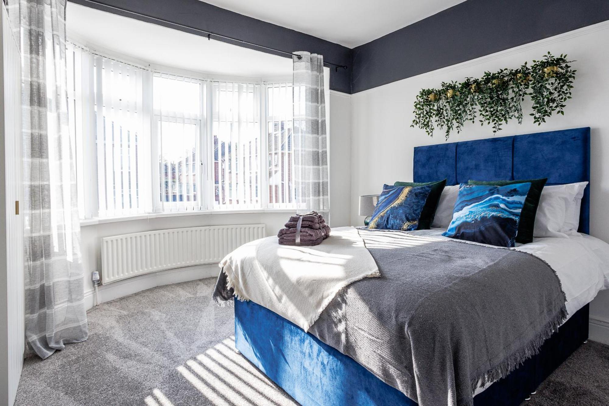 Holiday home Sleek 4 Bed In Newcastle- Sleeps 9 - Parking *