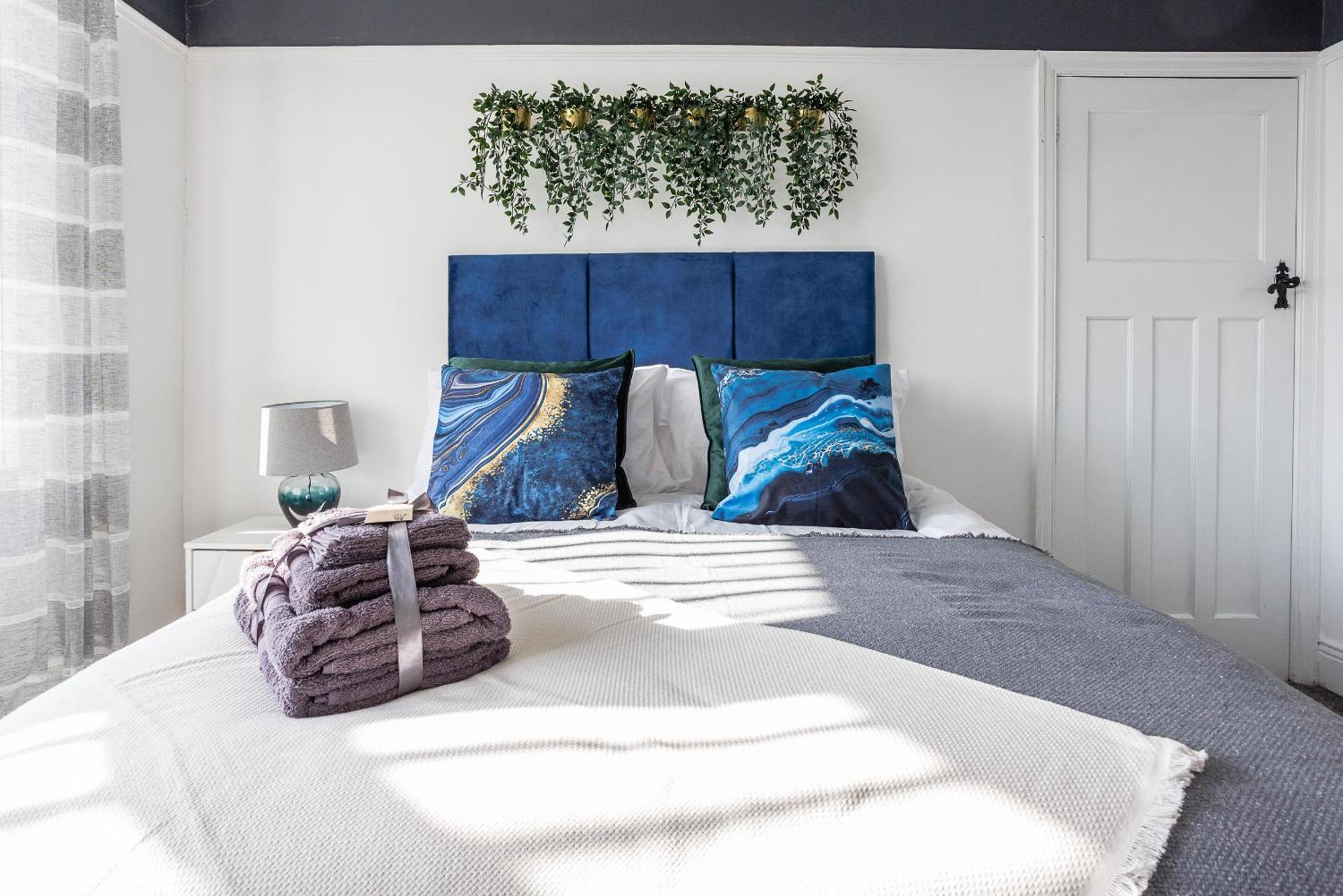 Sleek 4 Bed In Newcastle- Sleeps 9 - Parking Holiday home