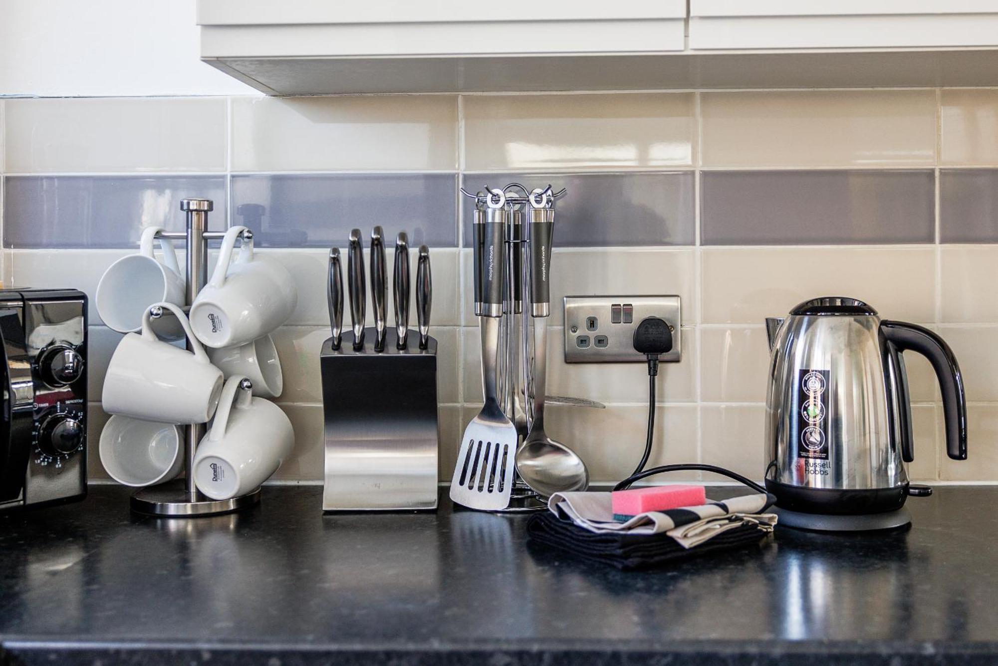 Sleek 4 Bed In Newcastle- Sleeps 9 - Parking Newcastle upon Tyne