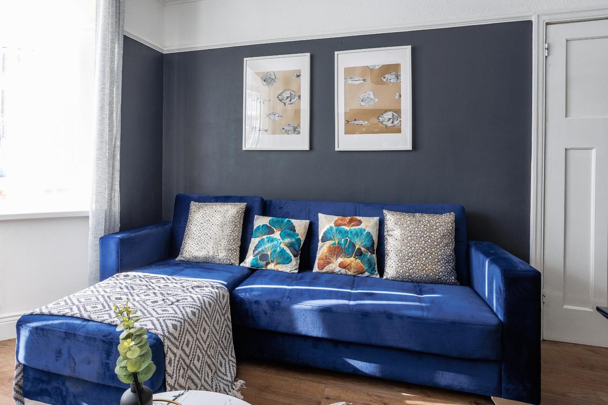 Sleek 4 Bed In Newcastle- Sleeps 9 - Parking * Newcastle upon Tyne