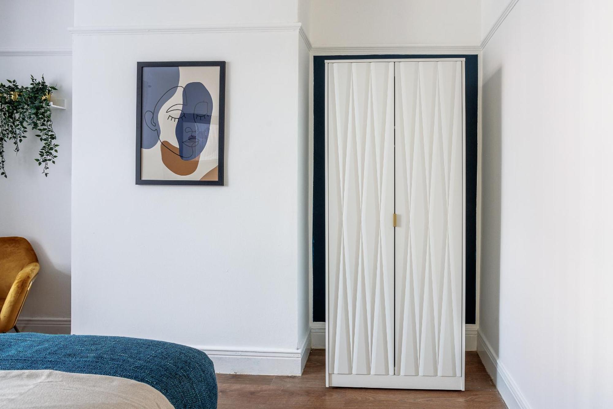 Sleek 4 Bed In Newcastle- Sleeps 9 - Parking *