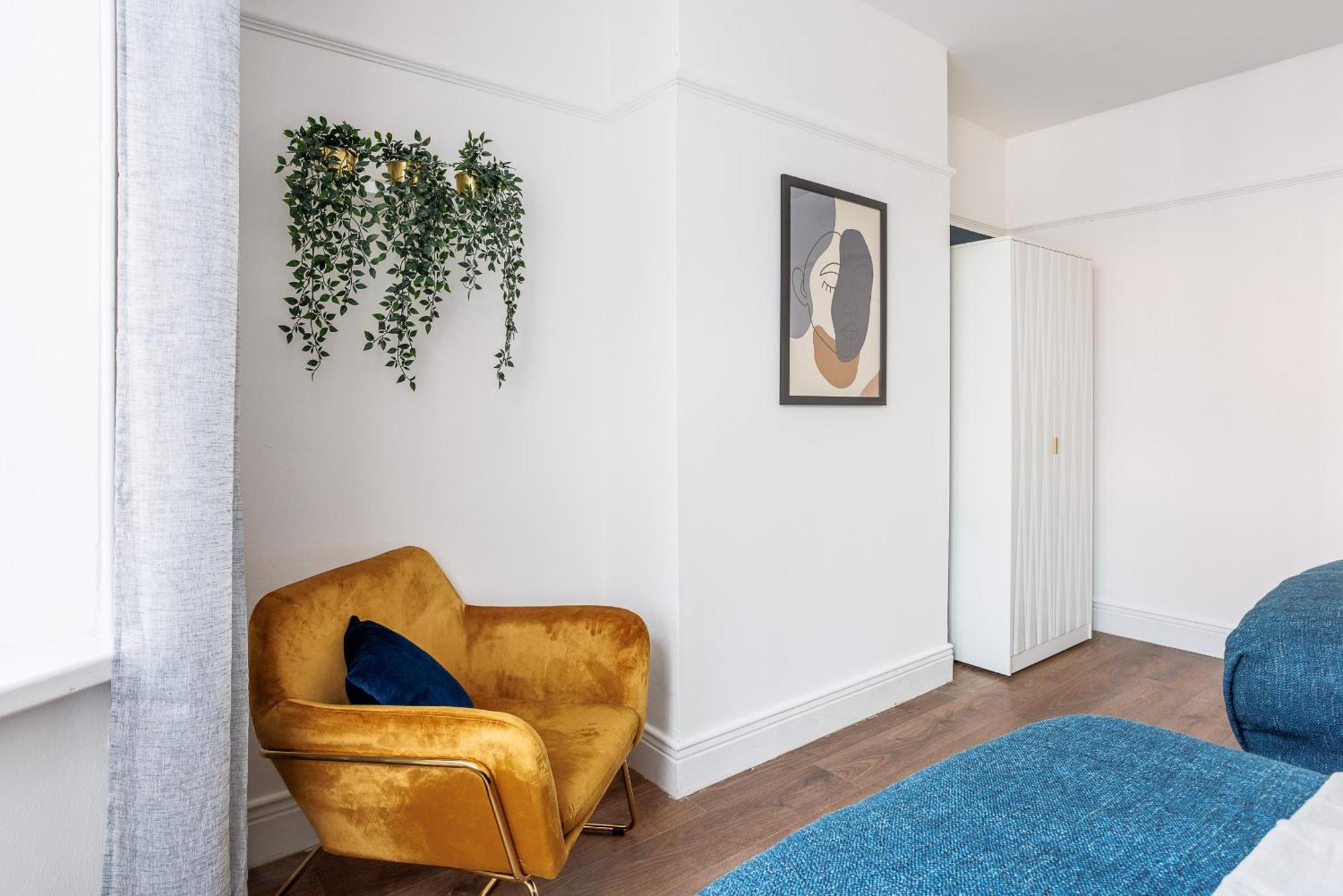 Holiday home Sleek 4 Bed In Newcastle- Sleeps 9 - Parking