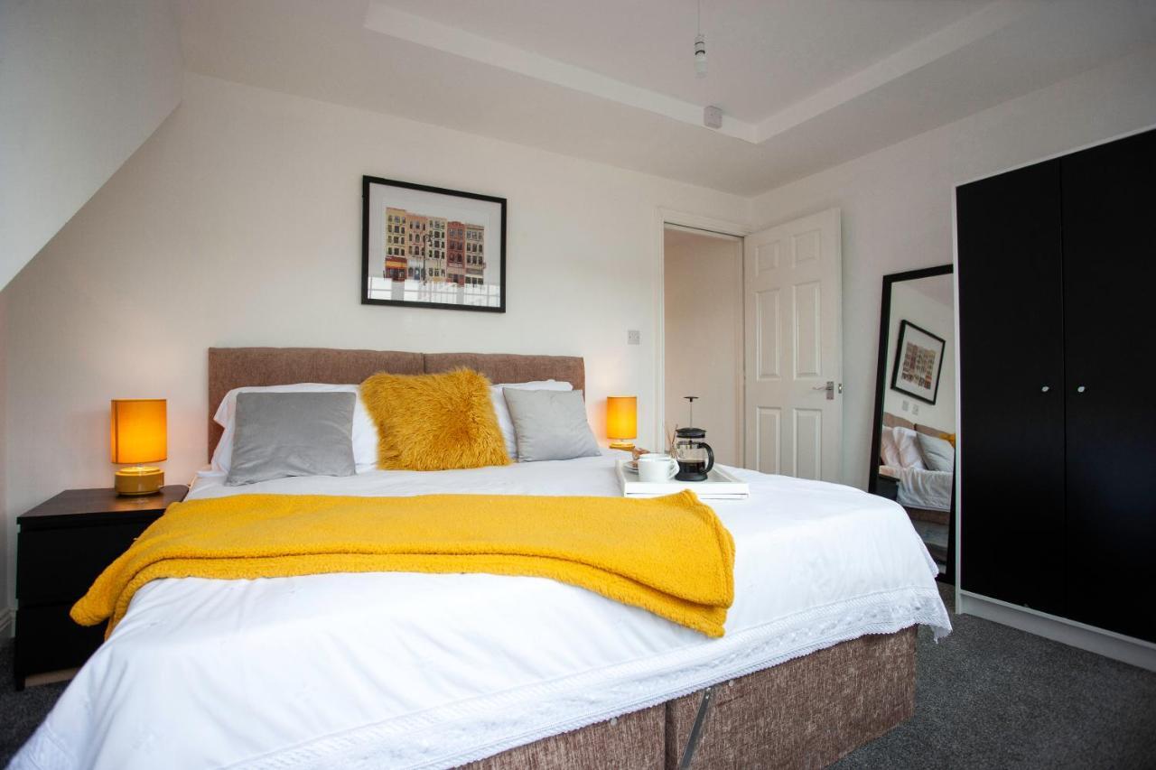 Apartment Oakstays - Bright, Spacious Gem Newcastle upon Tyne