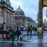 Newcastle City Centre Spacious Town House Free Parking And Wifi