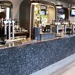 Carlton Hotel