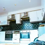 412B Westgate - Room 6