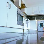 412B Westgate - Room 6