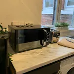 Heaton-Beautiful 3 Double Bedrooms Sleeps 6 Free Parking And Wifi