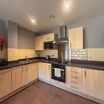 Quayside Apartment With Parking Sleeps 2