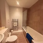 Quayside Apartment With Parking Sleeps 2