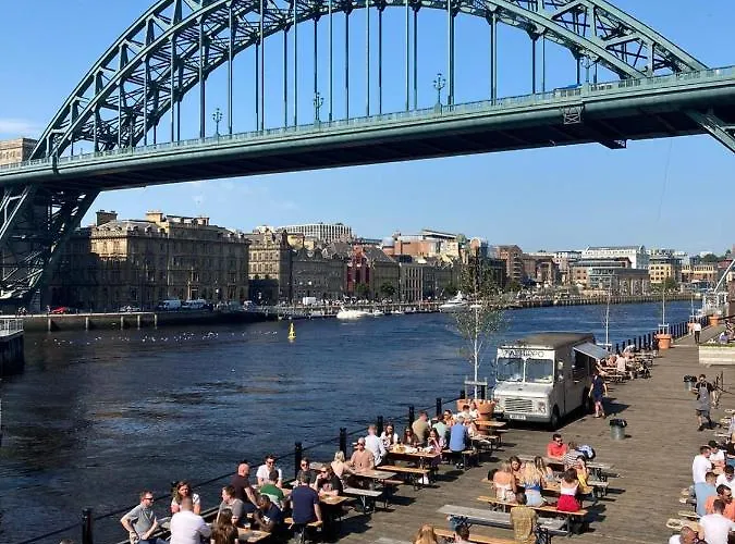 Mosley Street, Newcastle City Getaway