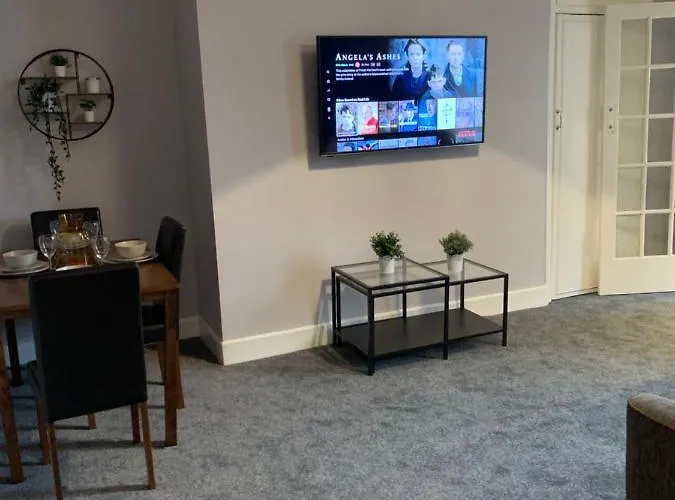 Heaton-Beautiful 3 Double Bedrooms Sleeps 6 Free Parking And Wifi