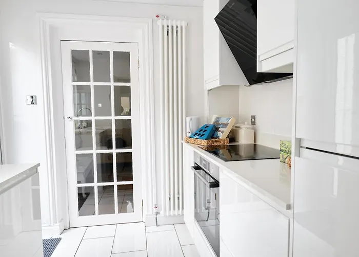 Super Stylish Flat Very Close To Freeman Hospital!