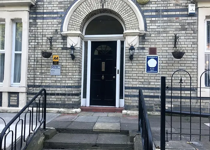 The New Clifton House Hotel