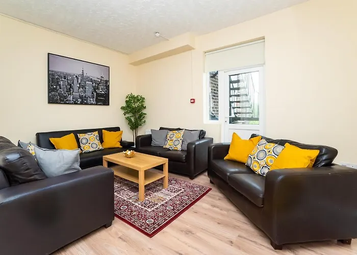 4/5 Bedroom Superior Apt