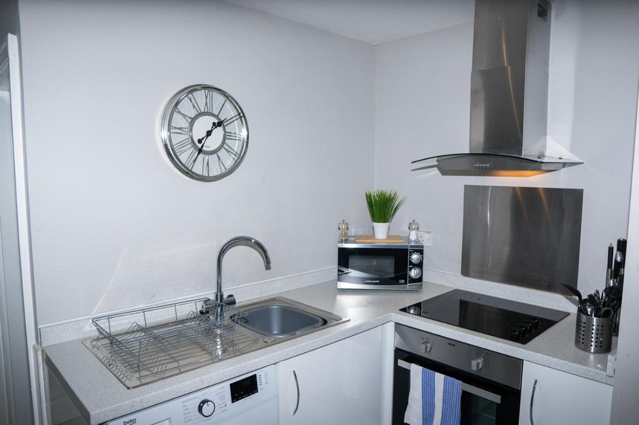 Luke - Front Street Apartment