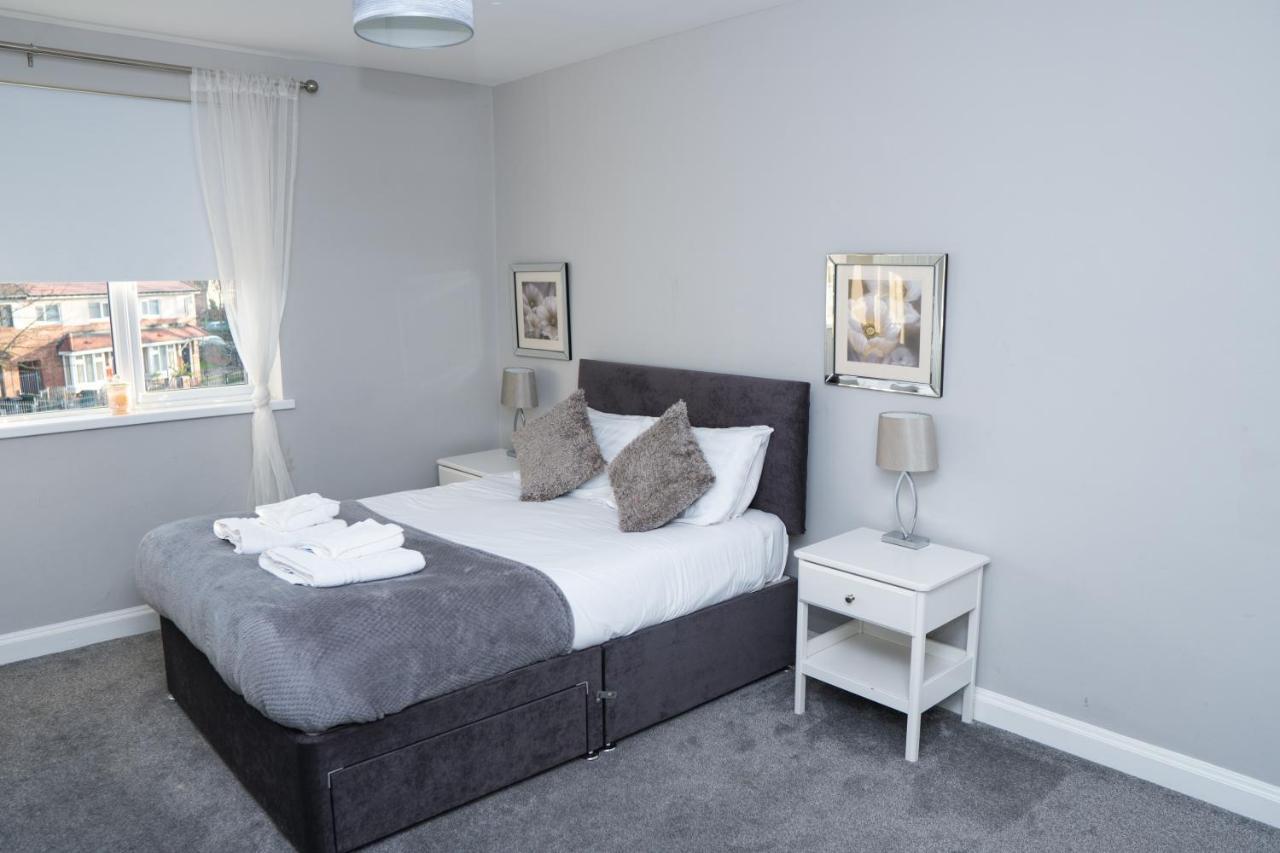 Luke - Front Street Apartment Newcastle upon Tyne