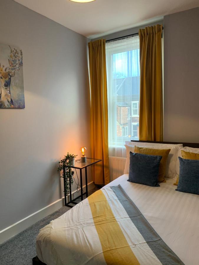 Apartment Heaton-beautiful 3 Double Bedrooms Sleeps 6 Free Parking And Wifi *