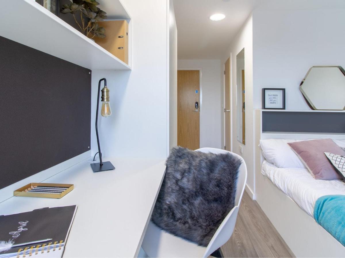 Stylish Ensuite Bedrooms With Private Bathroom And Fully-equipped At Market House In *