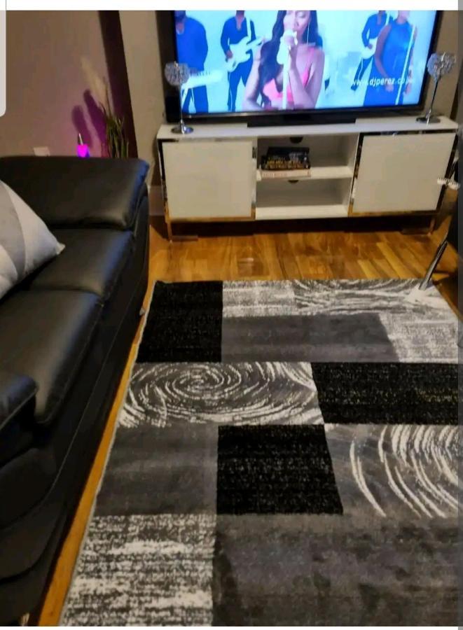 Close To Centre Apartment *