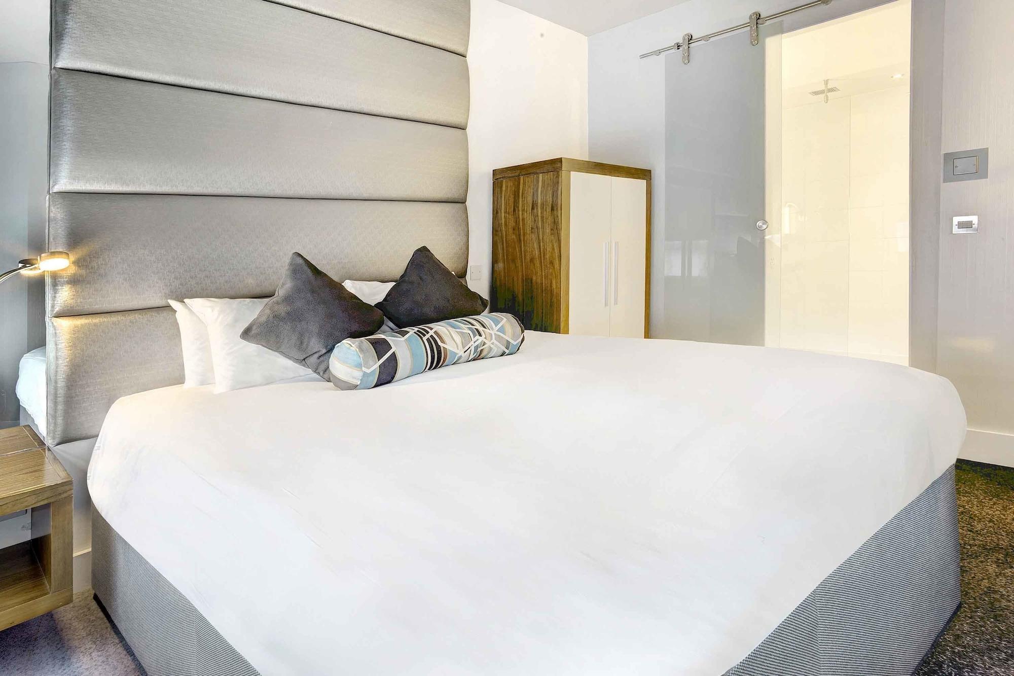 Hotel Sandman Signature 4*
