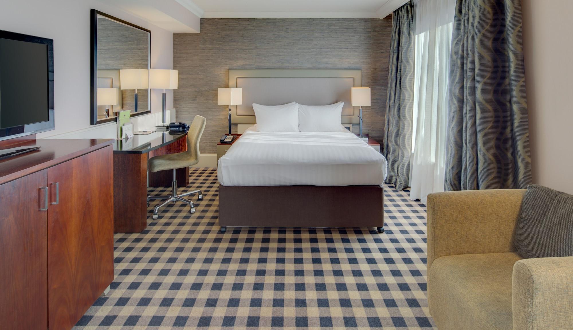Hotel Doubletree By Hilton International Airport 4*