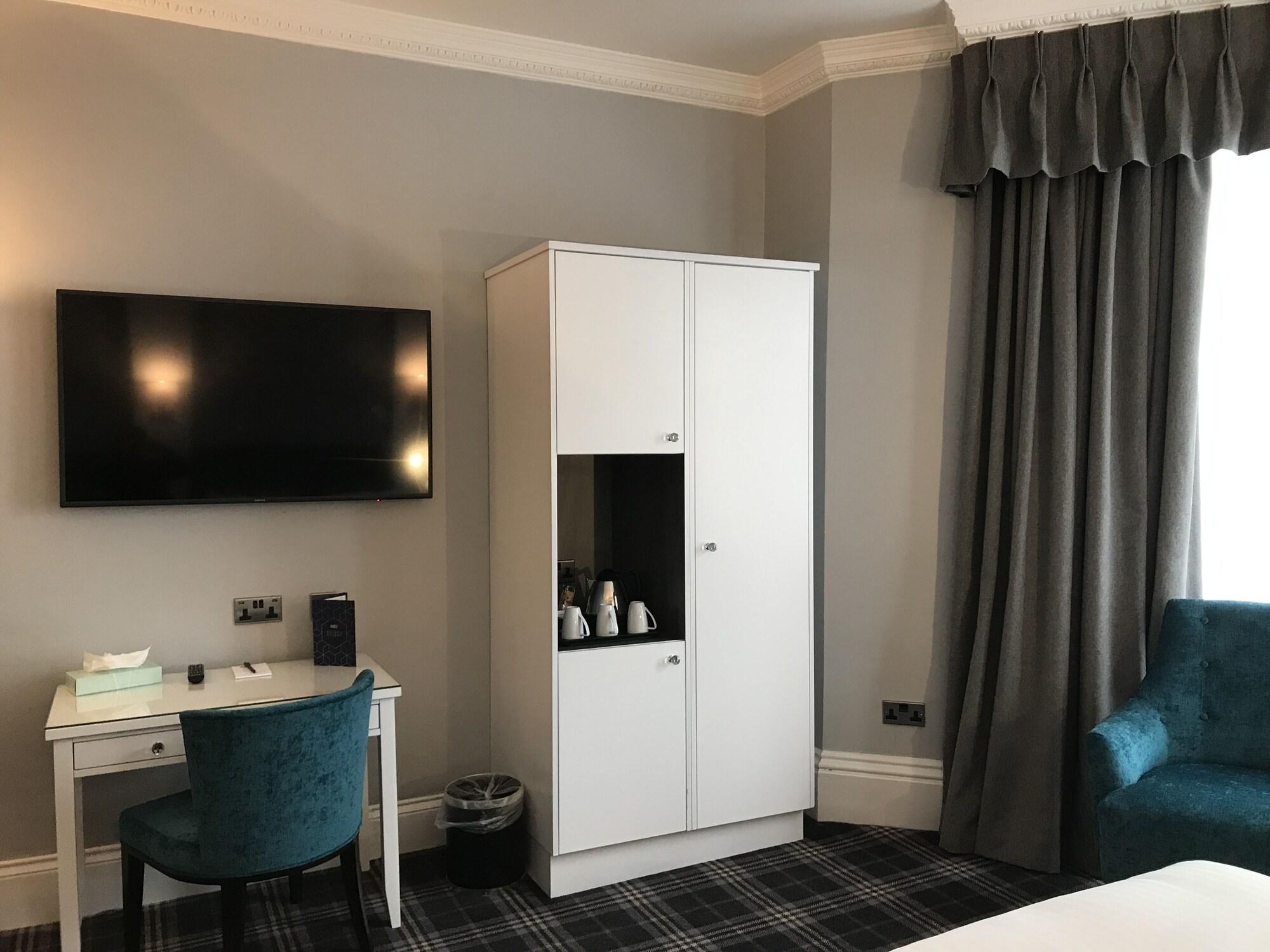 Carlton Hotel 3*
