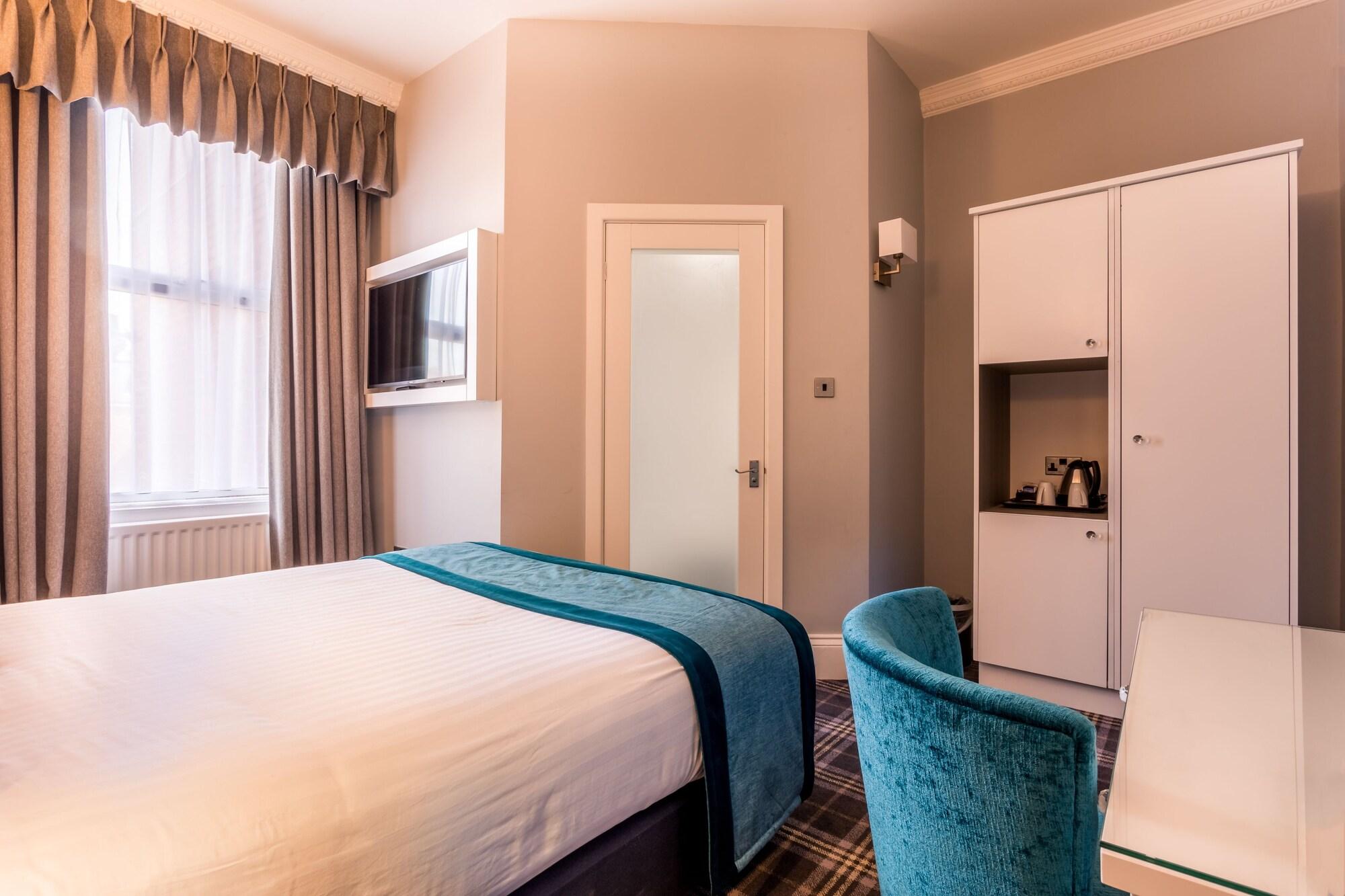 Carlton Hotel