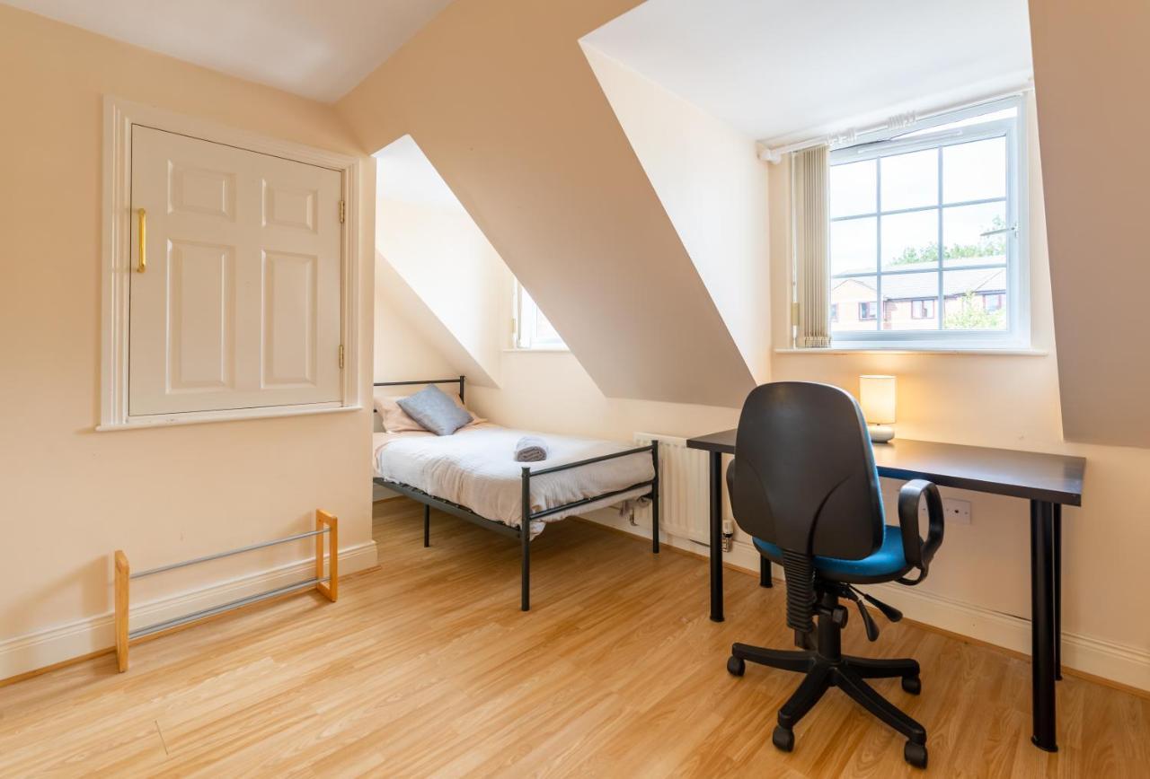 City Centre Town House Free Parking And Wifi Apartment