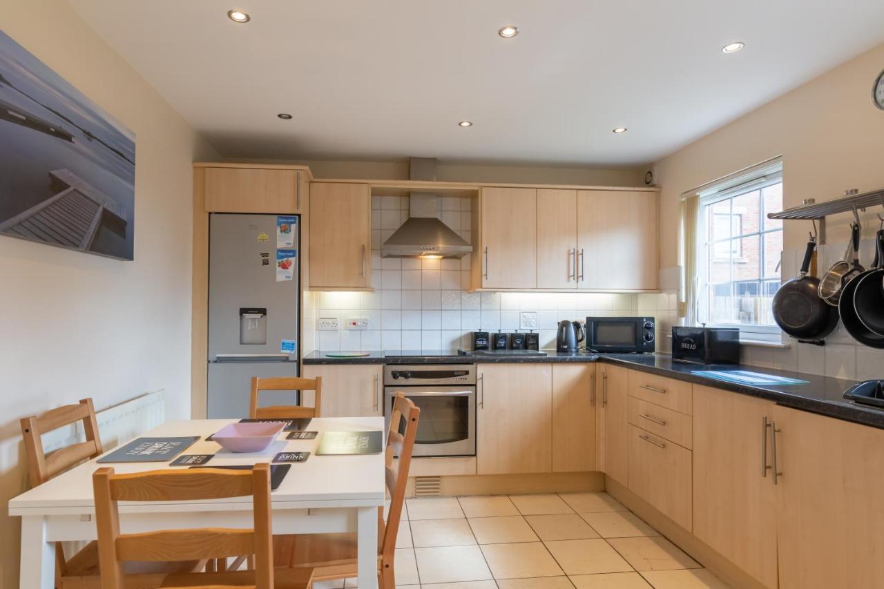 City Centre Town House Free Parking And Wifi Apartment Newcastle upon Tyne