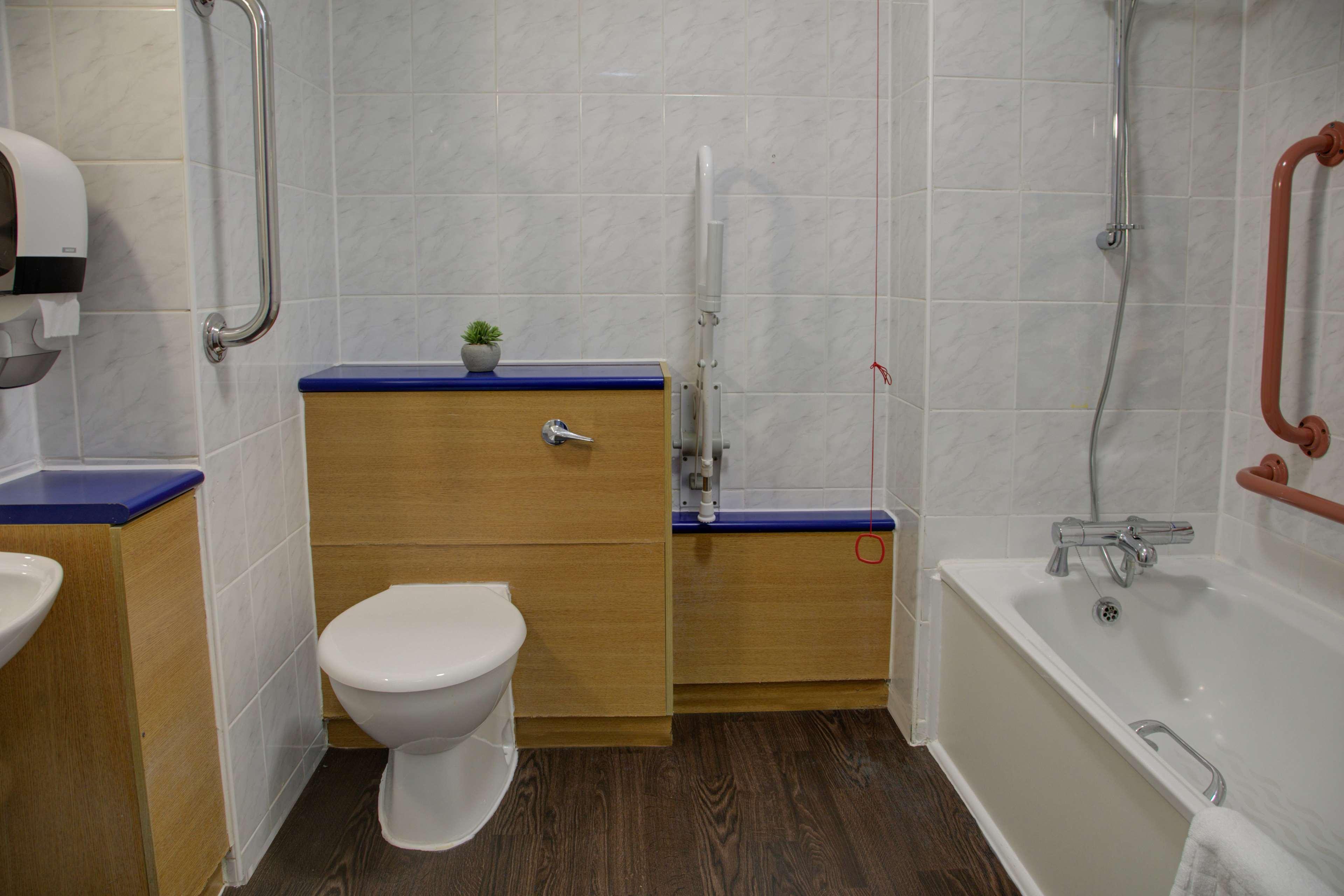 Embassy Hotel, Gateshead Newcastle, Sure Collection By Western 3*