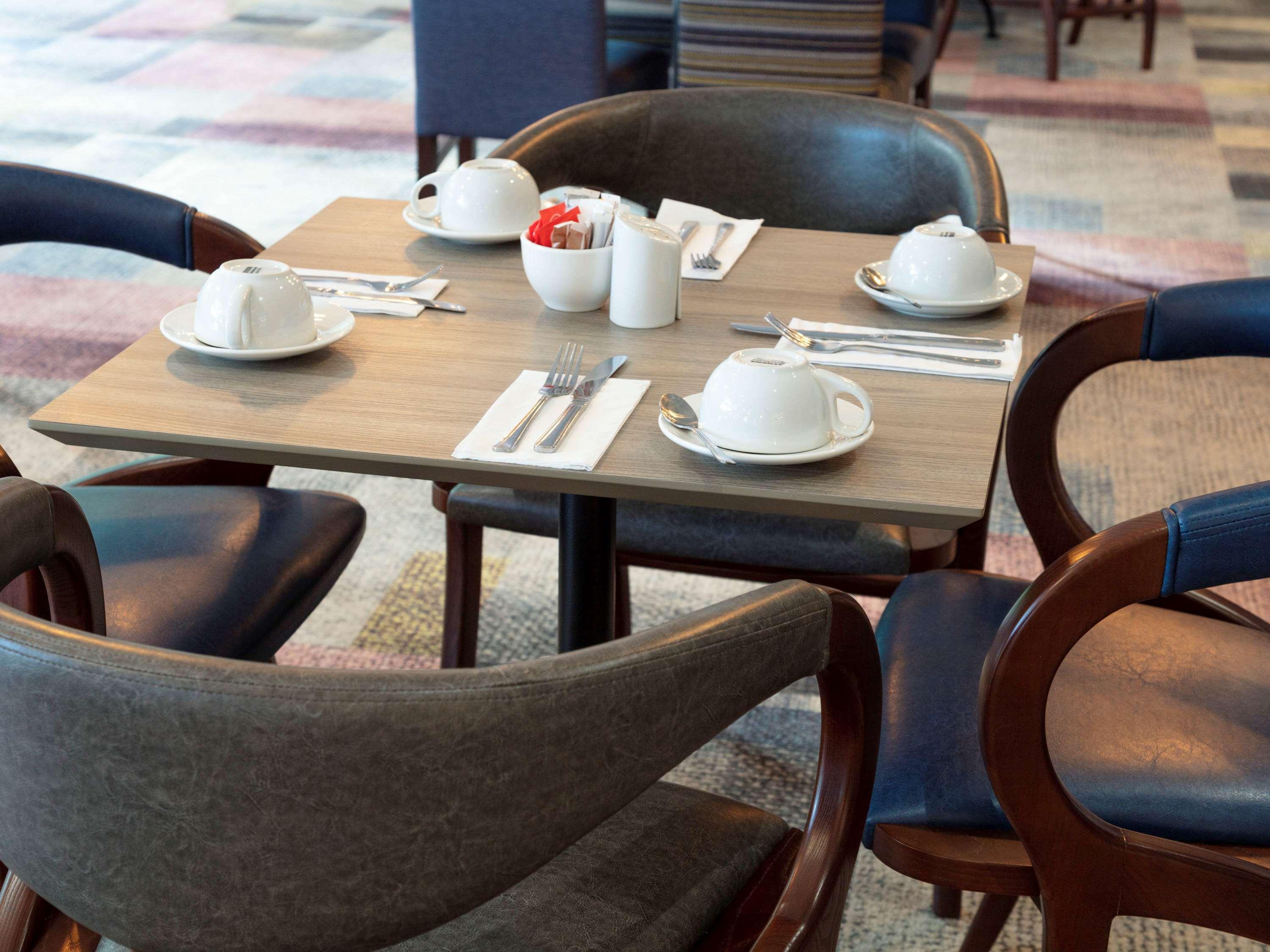 Novotel Airport 4*