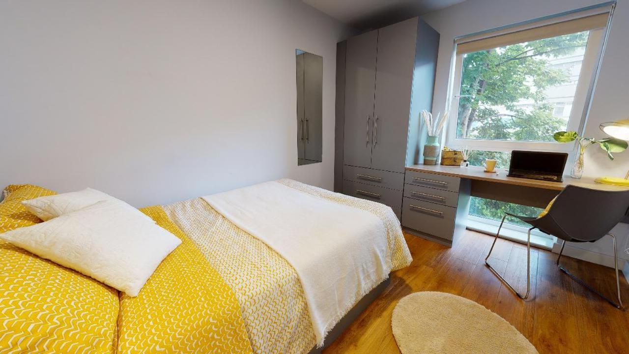 Apartment For Students Only Ensuite Bedrooms At Collingwood In