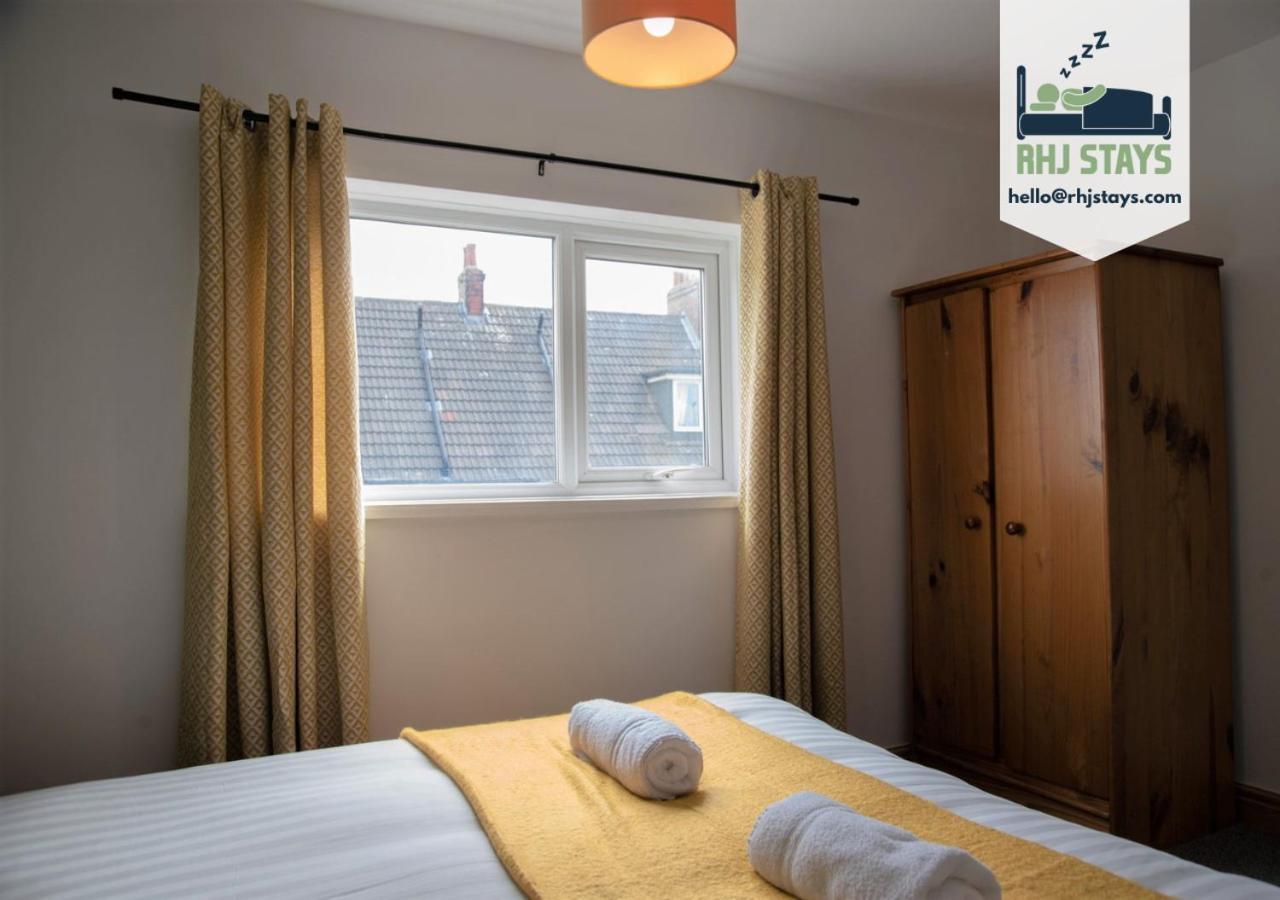 Cottenham - Centre With Free Private Parking 2 Toilets 4 Bedroom Sleeps 8