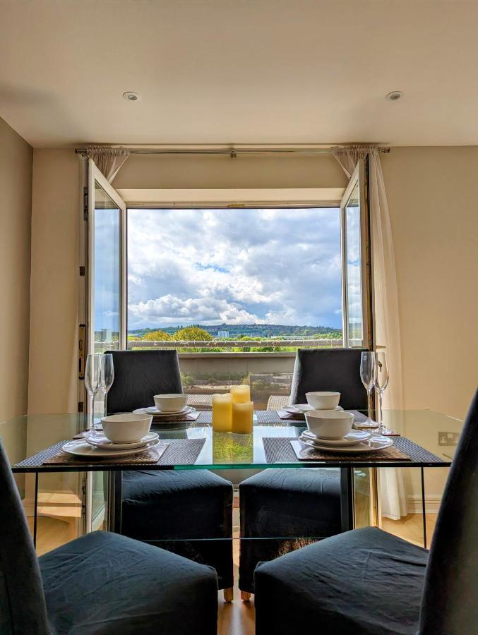 Apartment Quayside With Riverside Views & Parking Newcastle upon Tyne
