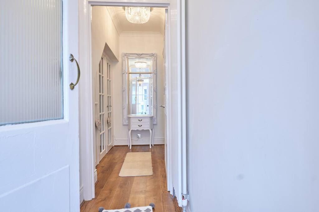 Apartment Super Stylish Flat Very Close To Freeman Hospital! *